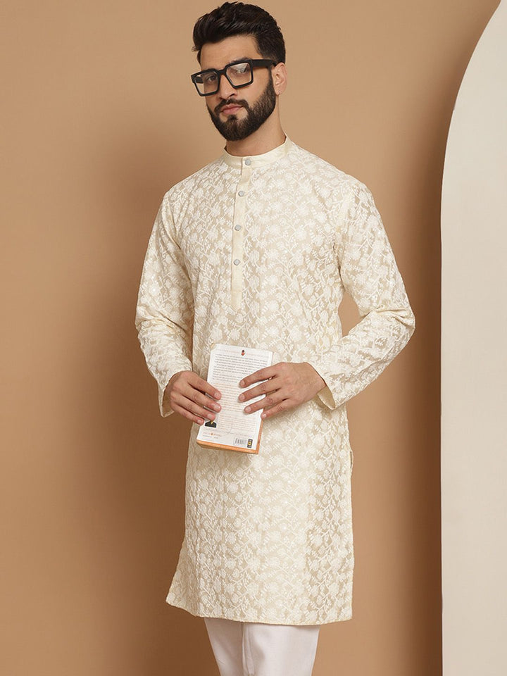 Kurta Kerja Benang Motif Etnik Berwarna Krim Lelaki Anouk