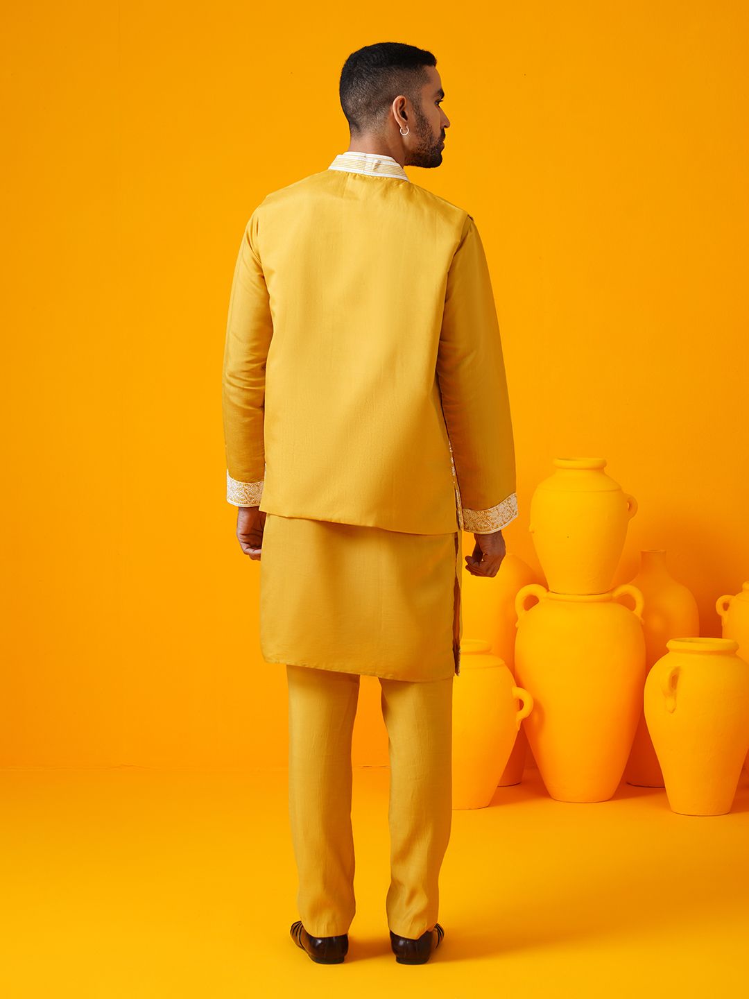 SOJANYA LUXE Ethnic Motifs Embroidered Mandarin Collar Straight Kurta & Trouser & Jacket