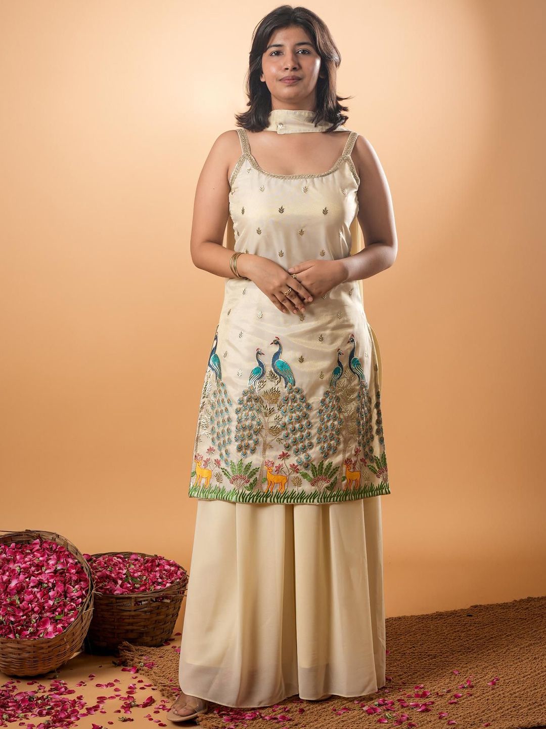 Mamicha Women Floral Embroidered Thread Work Pure Cotton Kurta with Palazzos & Dupatta