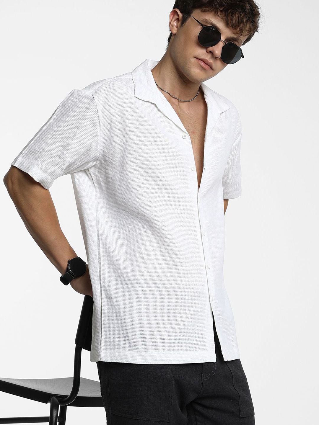 Campus Sutra Men Comfort Spread Collar Textured Polycotton Casual Shirt