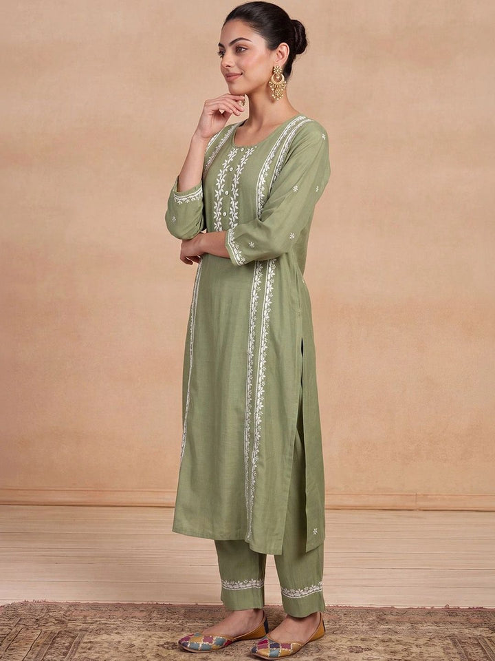 House of Chikankari Women Floral Embroidered Regular Thread Work Kurta with Trousers
