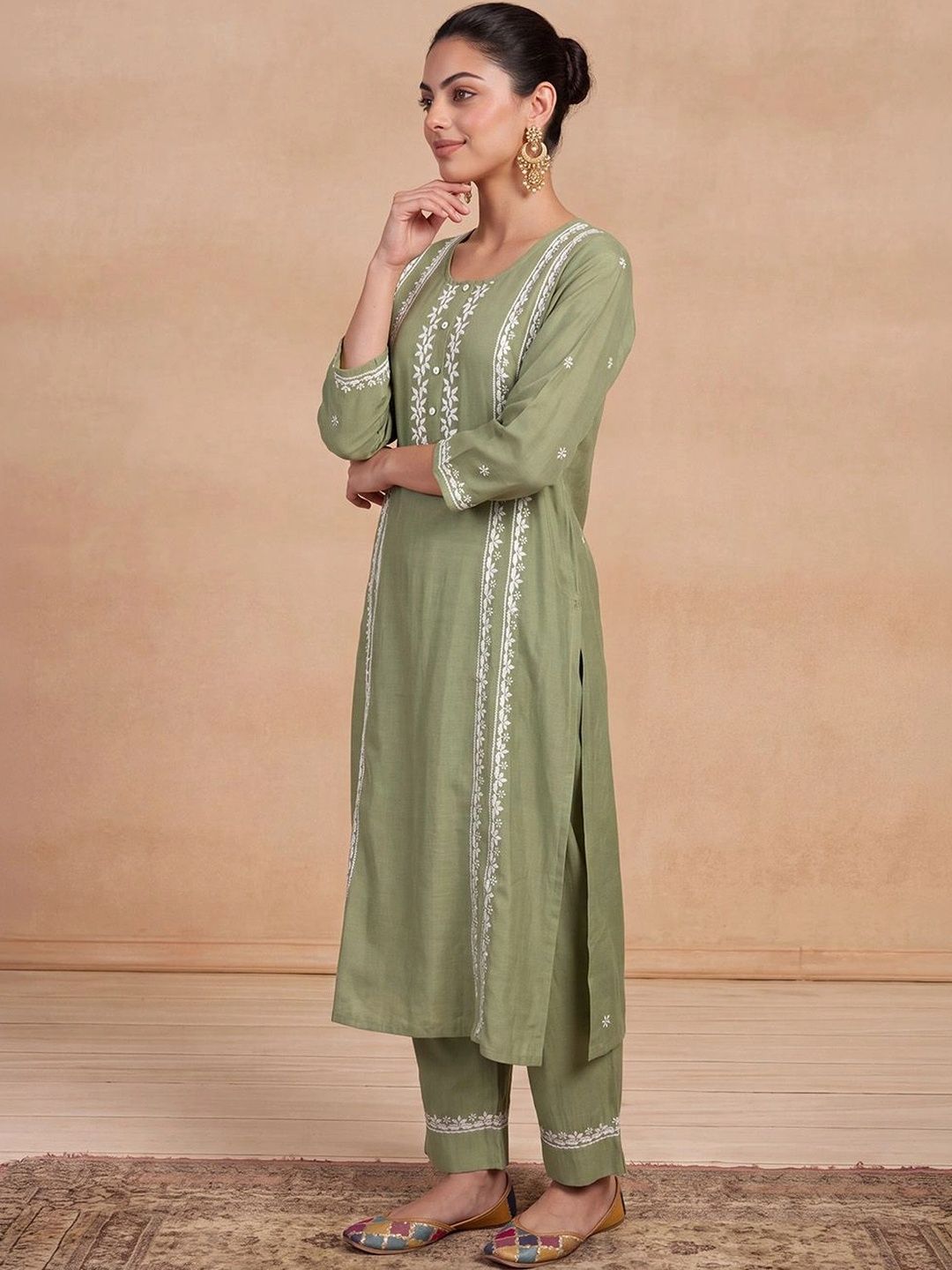 House of Chikankari Women Floral Embroidered Regular Thread Work Kurta with Trousers