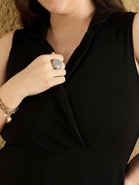 Berrylush Curve Solid V-Neck Mini Jumpsuit