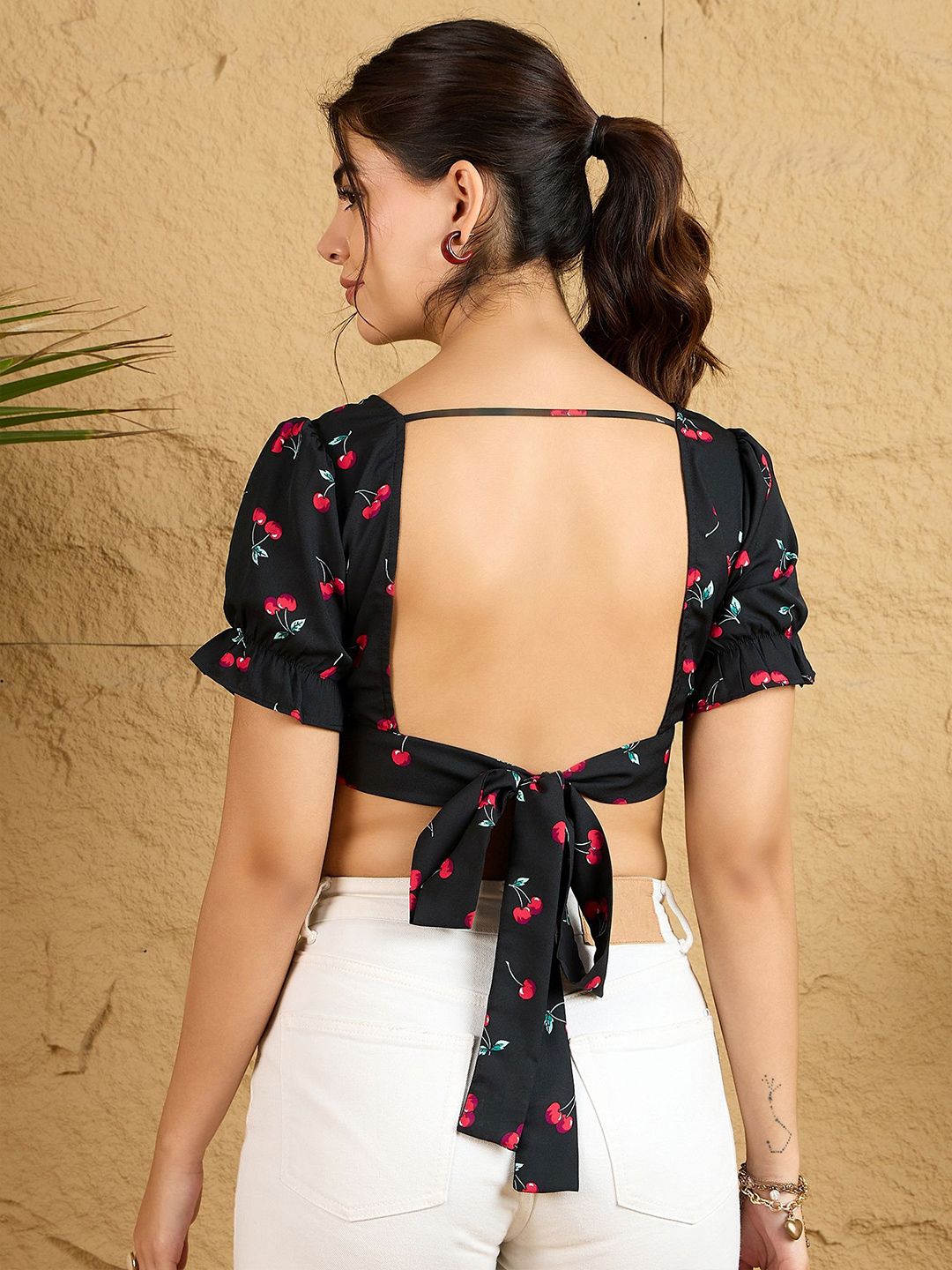 Berrylush Women Conversational Printed Crop Top