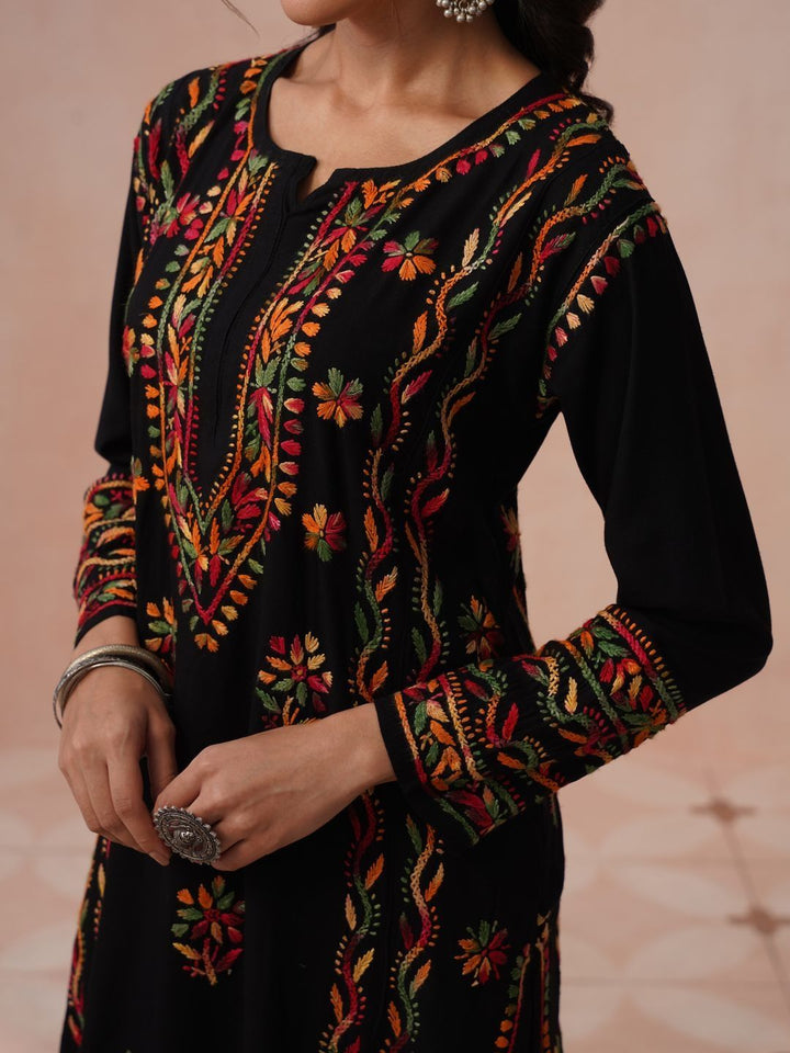 Rumah Chikankari Kurta Chikankari Biasa Wanita dengan Seluar