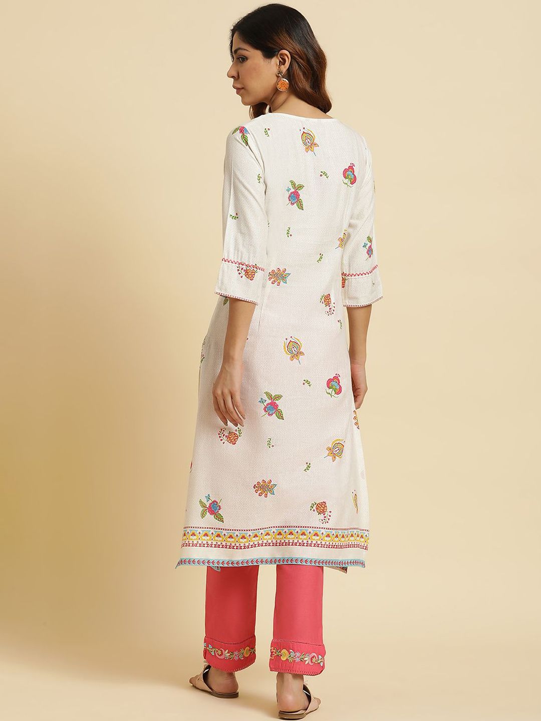 W White Floral Printed Thread Work Straight Kurta