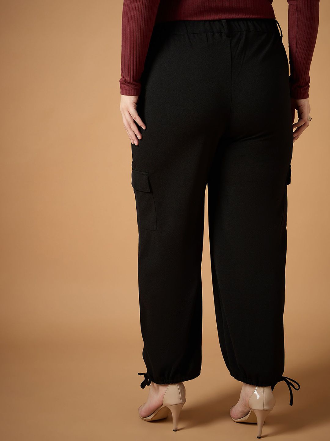 SASSAFRAS Curve Women Straight Fit High-Rise Cargos Trousers