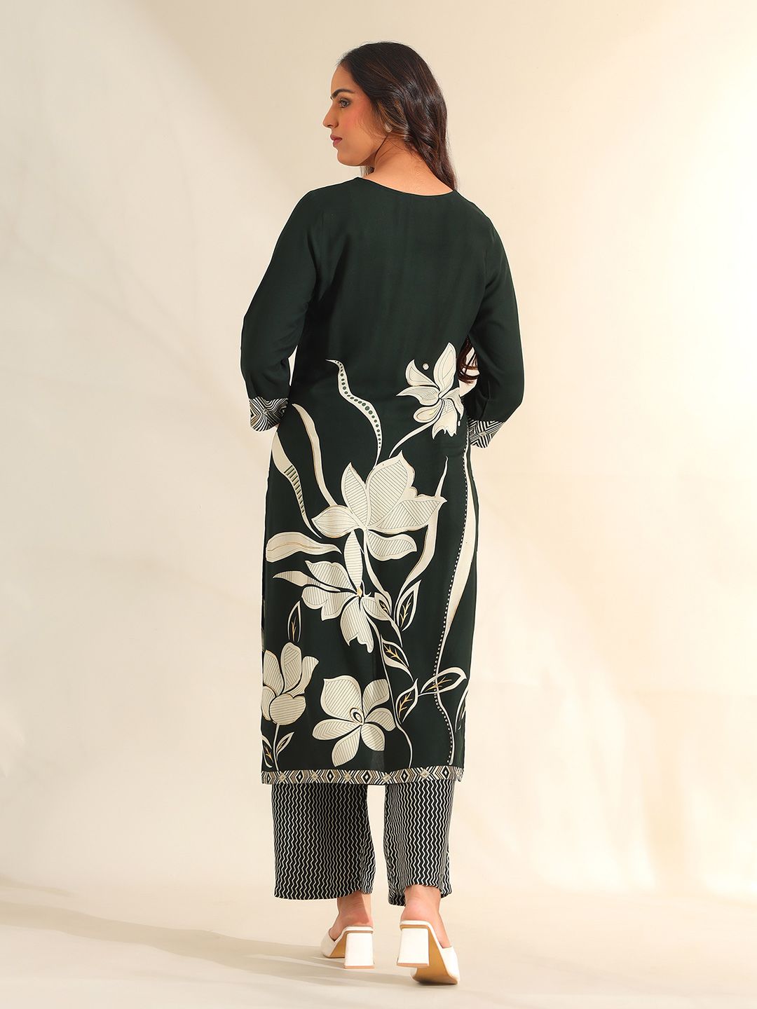 Mamicha Women Floral Printed Regular Pure Cotton Kurta with Palazzos