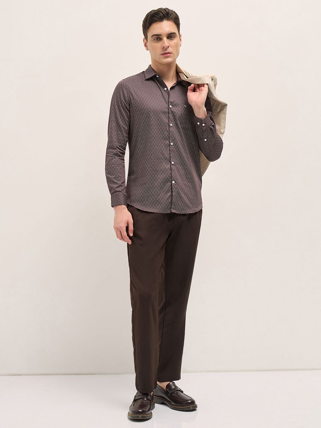 THE BEAR HOUSE Men Spread Collar Geometric Printed Cotton Tailored Fit Formal Shirt