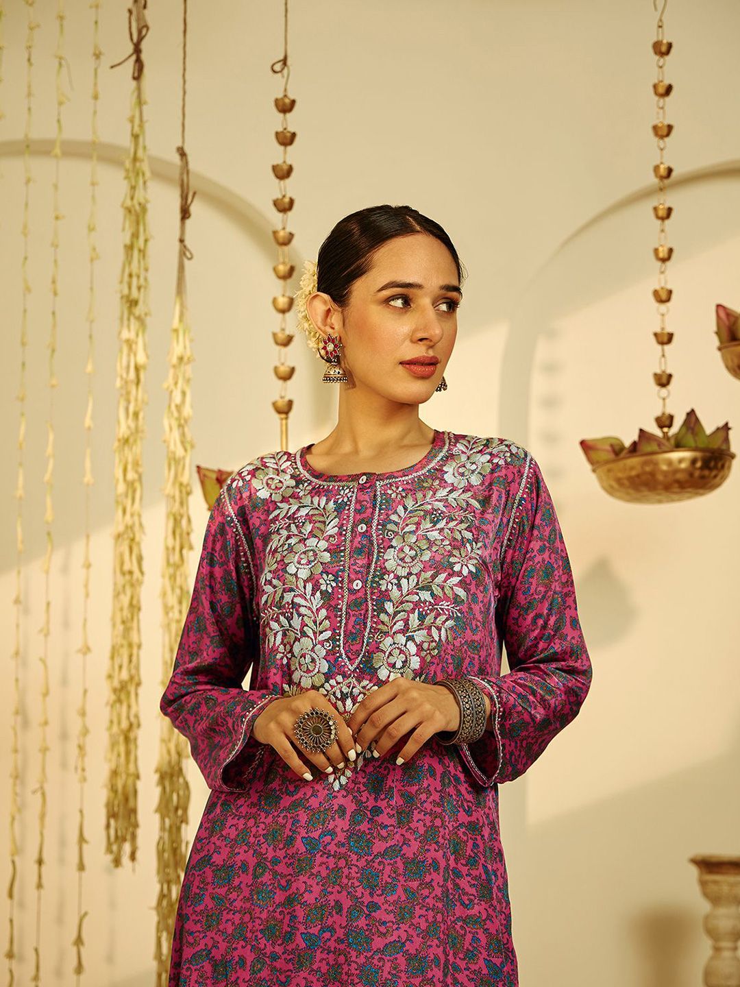 House of Chikankari Women Pink Crepe Chikankari Embroidered Kurta Set