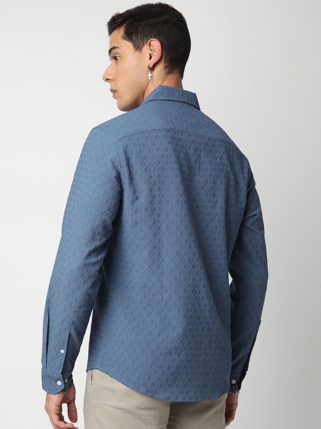 VASTRADO Men Classic Cutaway Collar Textured Slim Fit Casual Shirt