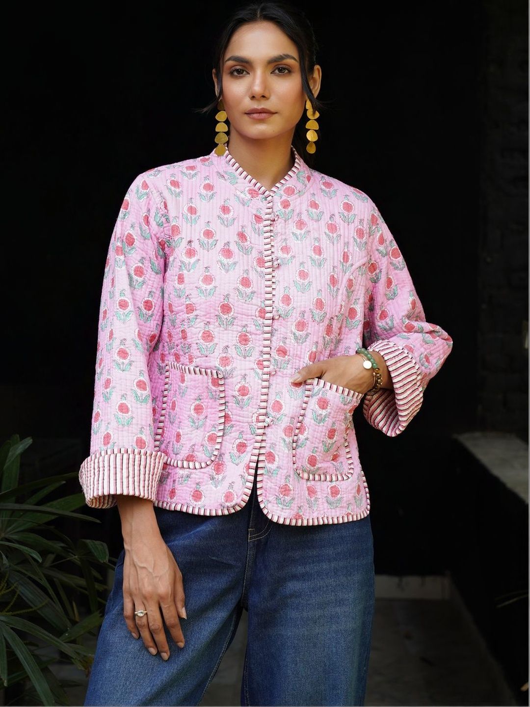 Jaket Quilted Ringan Bunga-bungaan Wanita House of Chikankari