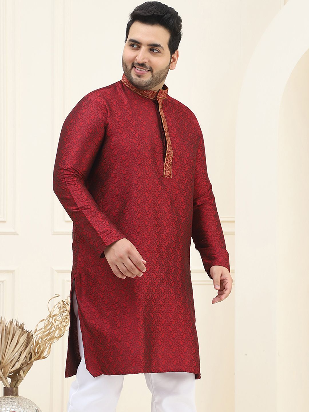 SOJANYA PLUS Size Ethnic Motifs Woven Design Band Collar Straight Kurta