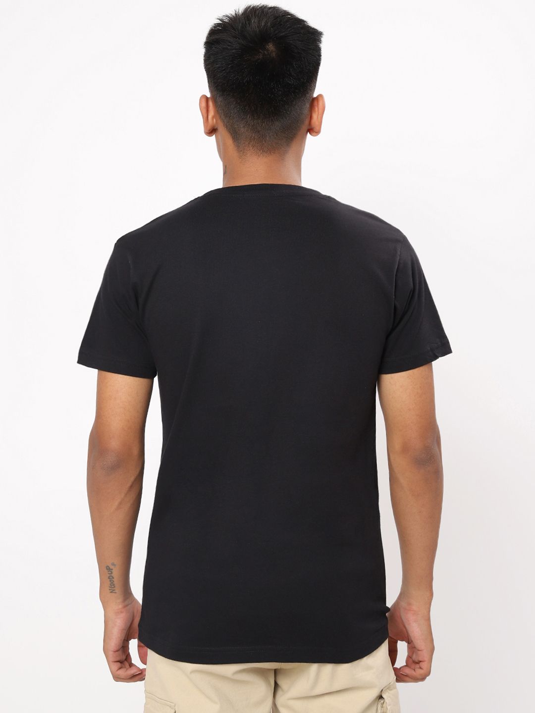 Bewakoof Men Graphic Printed Round Neck Cotton T-shirt