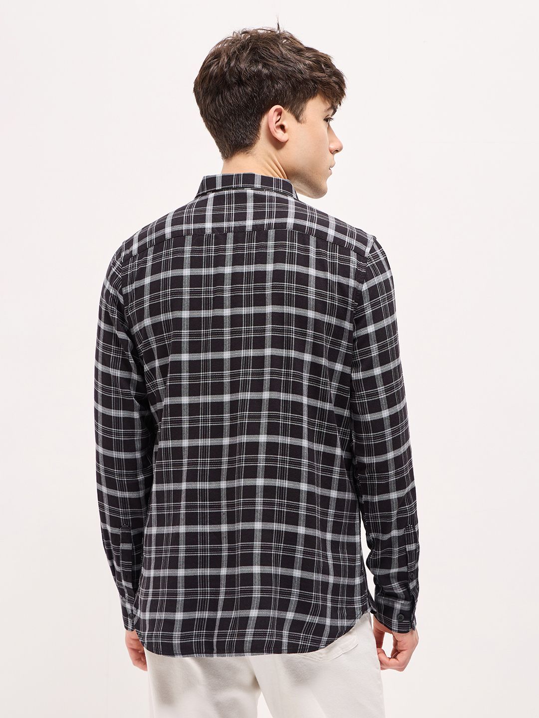 THE BEAR HOUSE Men Spread Collar Tartan Checked Cotton Slim Fit Shirt