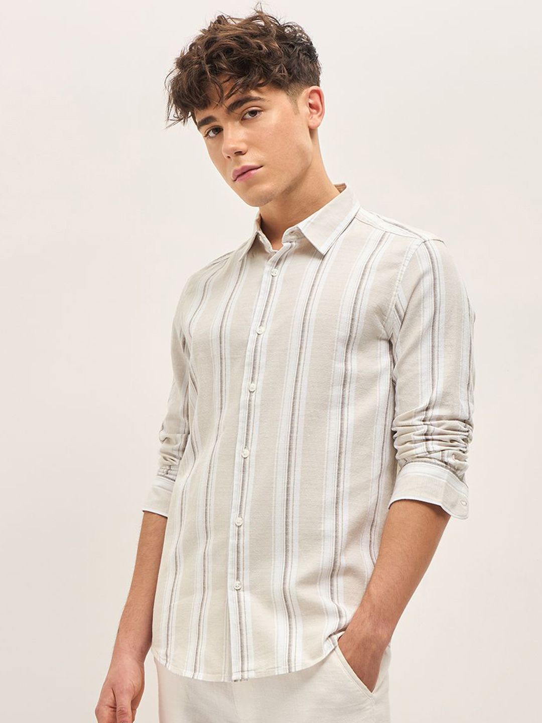 THE BEAR HOUSE Men Spread Collar Vertical Striped Cotton Slim Fit Casual Shirt