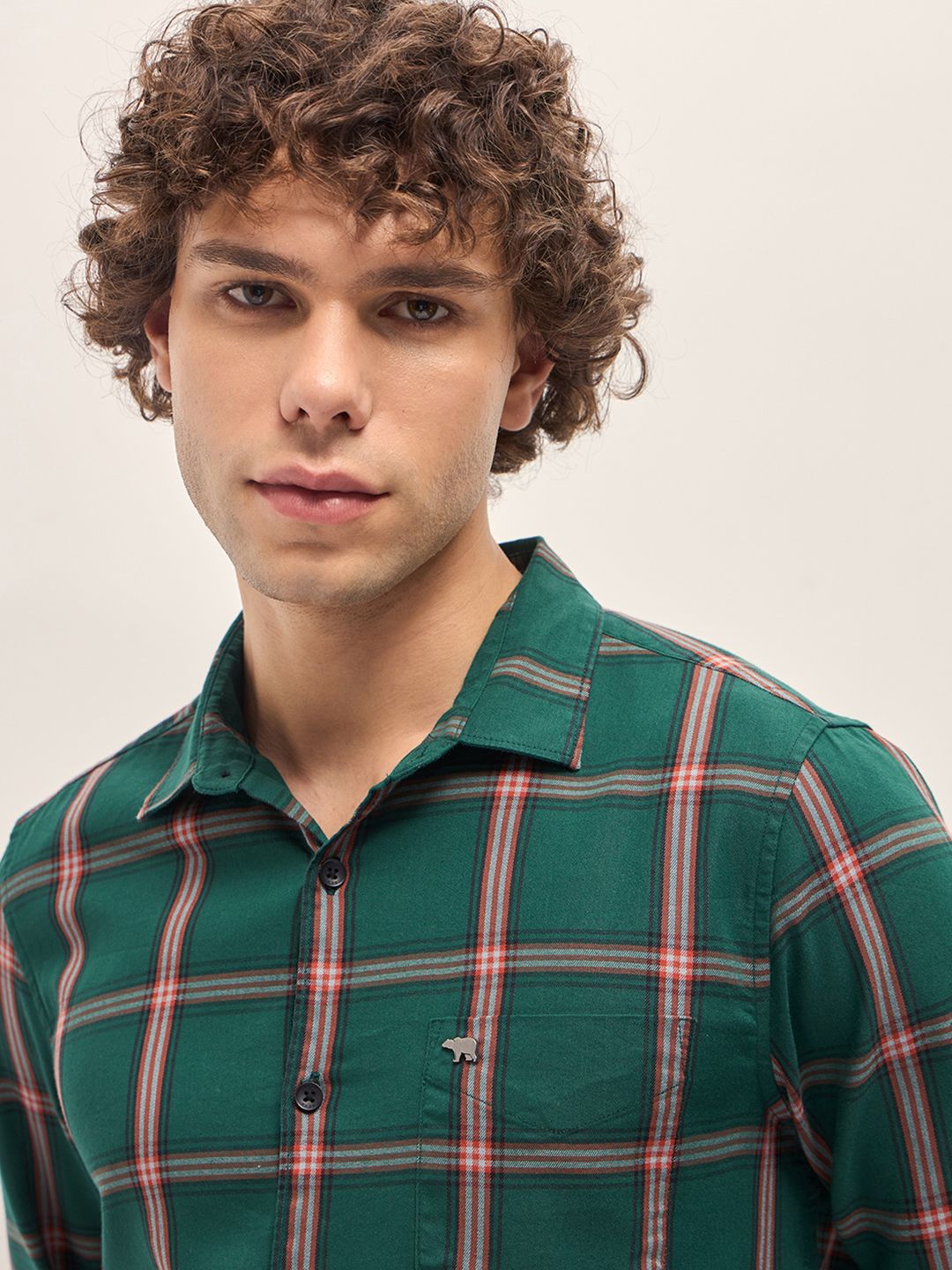 THE BEAR HOUSE Men Spread Collar Buffalo Checked Cotton Slim Fit Casual Shirt