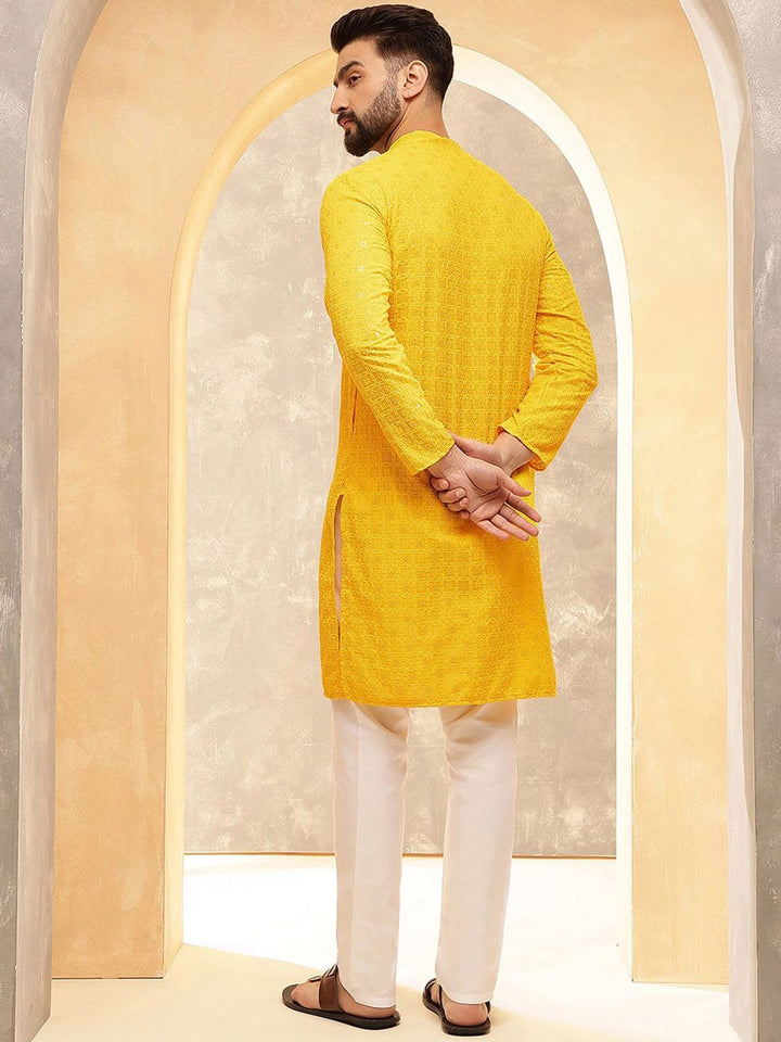 Anouk Mustard Kolar Mandarin Bersulam Geometri Kurta Lurus Kapas Tulen Bersulam