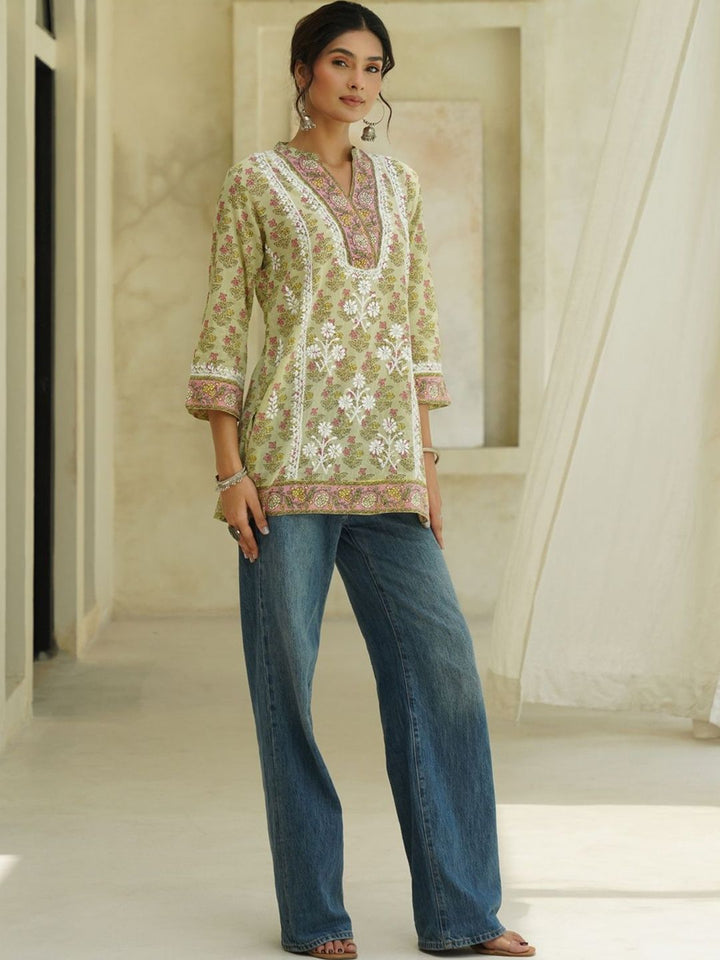 House of Chikankari Women Floral Printed Thread Work Indie Prints Kurta