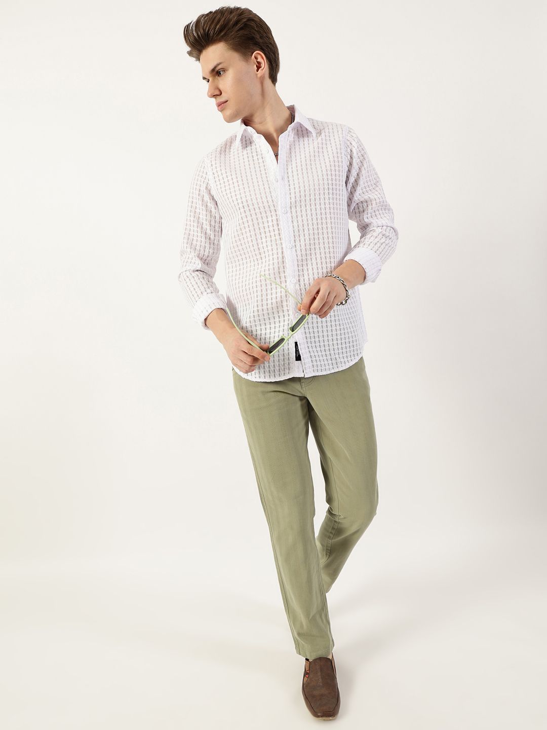 Thomas Scott Men Premium Spread Collar Textured Solid Slim Fit Casual Shirt