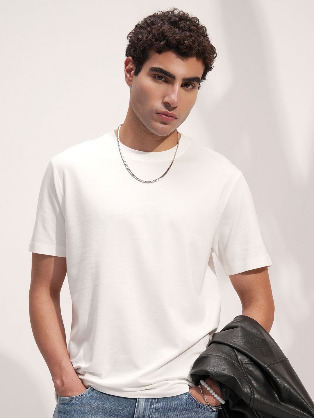 HIGHLANDER Men Solid Regular Fit T-shirt