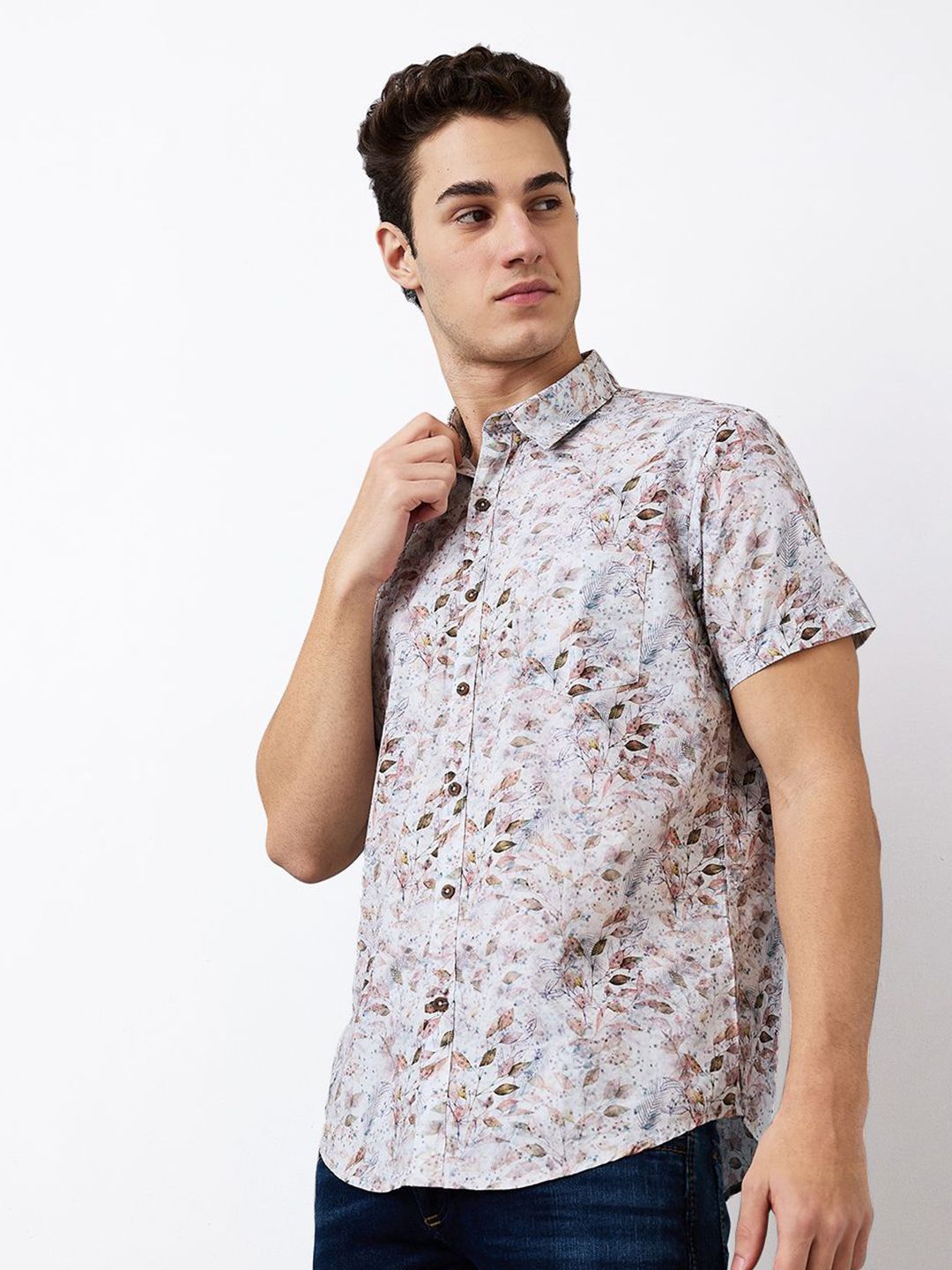 SPYKAR Men Slim Fit Spread Collar Floral Printed Cotton Casual Shirt