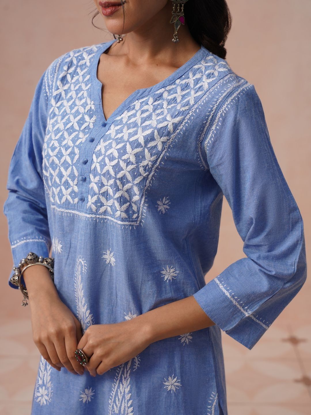Rumah Wanita Chikankari Motif Etnik Sulam Chikankari Indigo Kurta