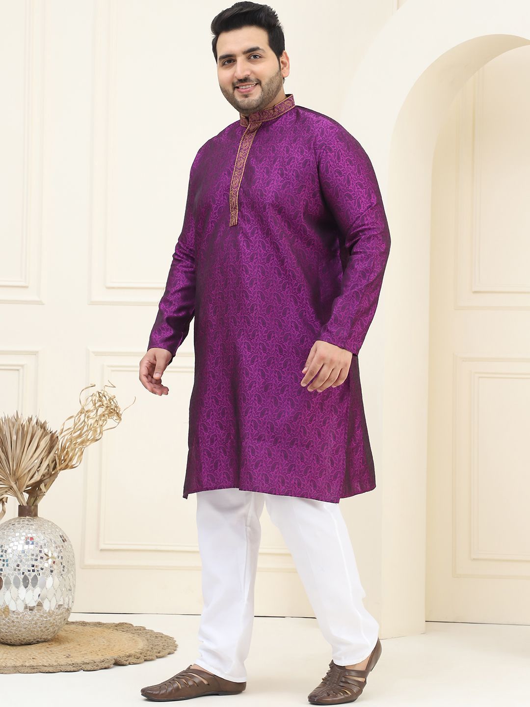 SOJANYA PLUS Ethnic Motifs Woven Design Kurta with Pyjamas