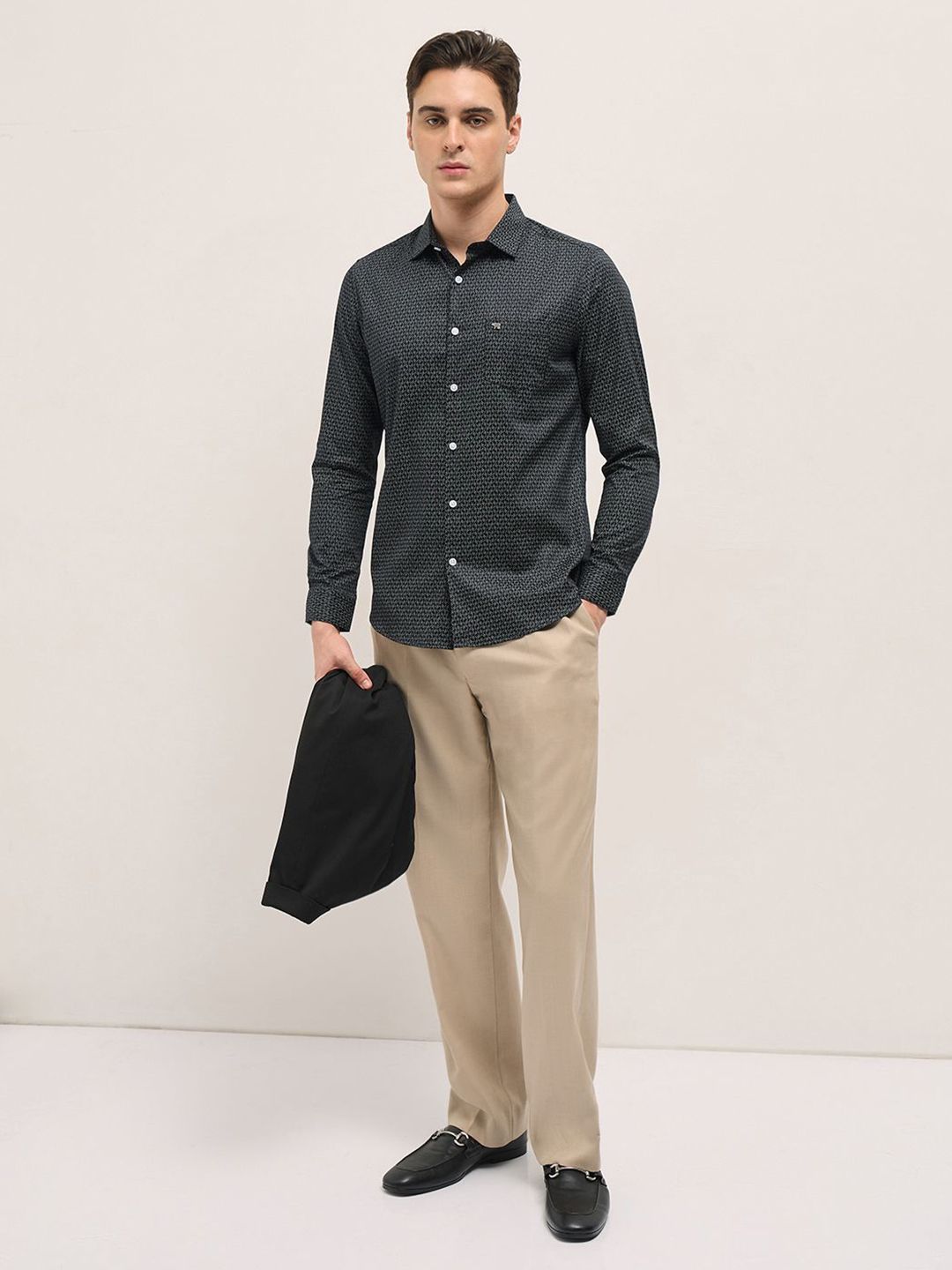 THE BEAR HOUSE Men Spread Collar Geometric Printed Cotton Tailored Fit Formal Shirt