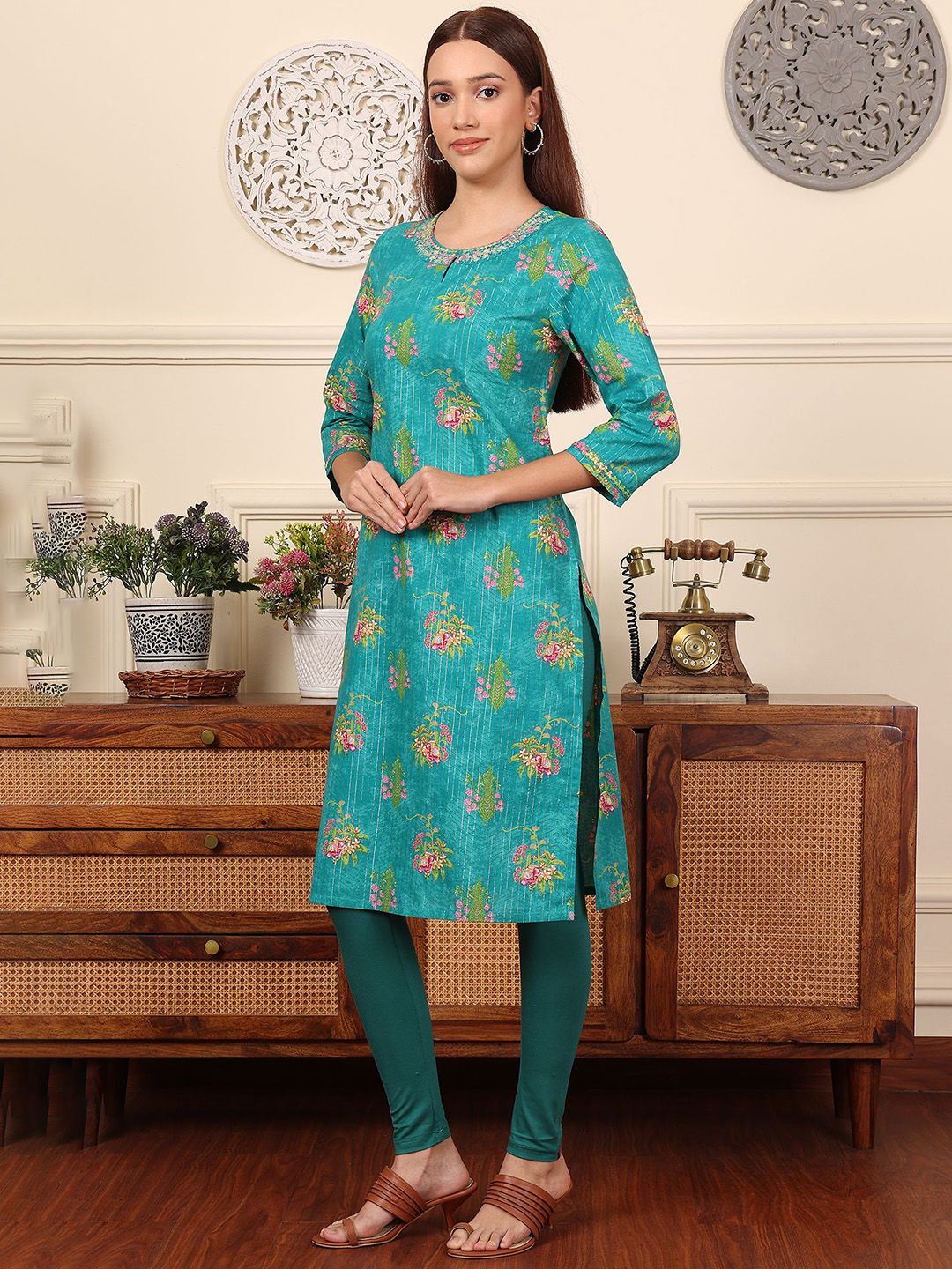 W Women Ethnic Motifs Printed Thread Work Kurta