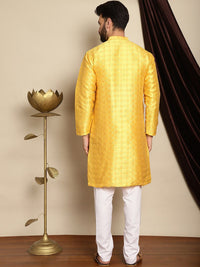 Anouk Yellow Mandarin Collar Geometric Woven Design Kurta Sutera Jacquard dengan Piyama