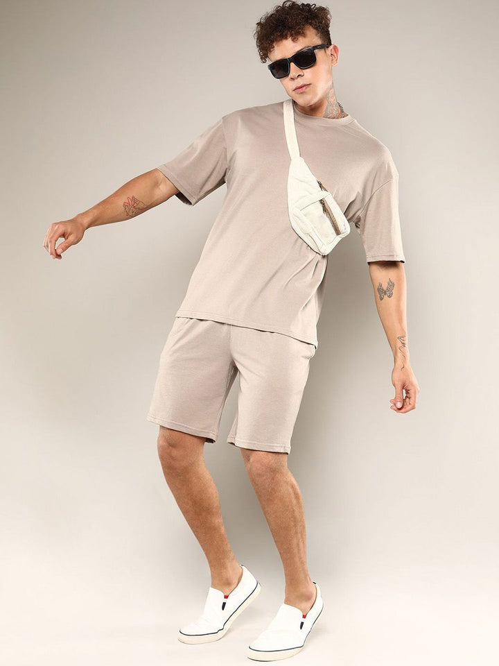 Campus Sutra Round Neck Short Sleeves T-Shirt With Shorts