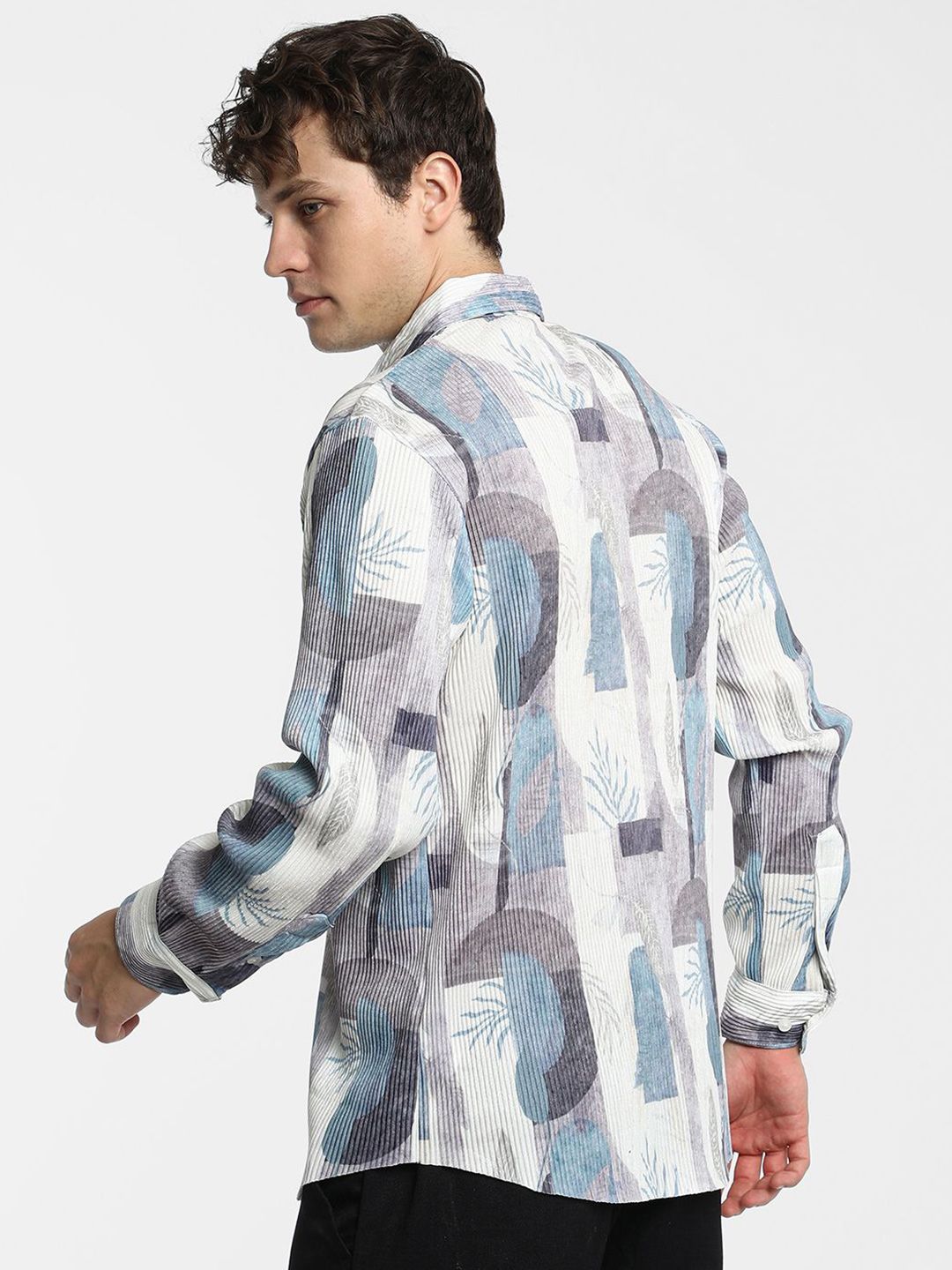 Campus Sutra Men Comfort Spread Collar Abstract Printed Casual Shirt