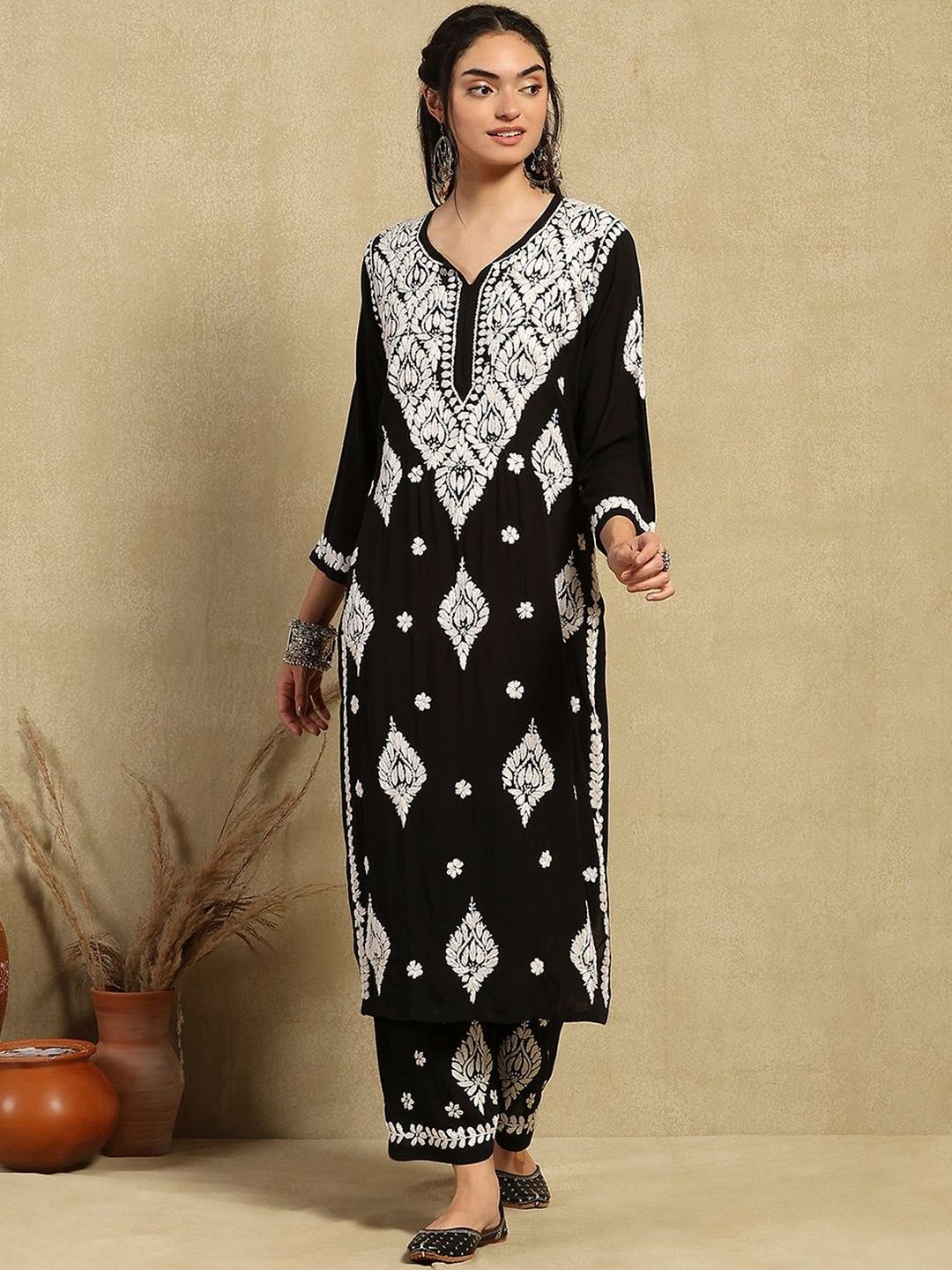 House of Chikankari Embroidered Ethnic Motifs Kurta Trouser Set