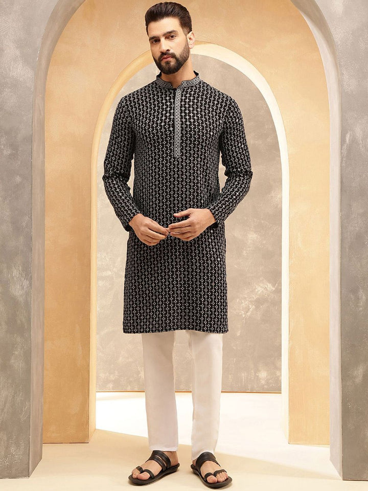 Anouk Black And White Geometric Embroidered Mandarin Collar Straight Kurta