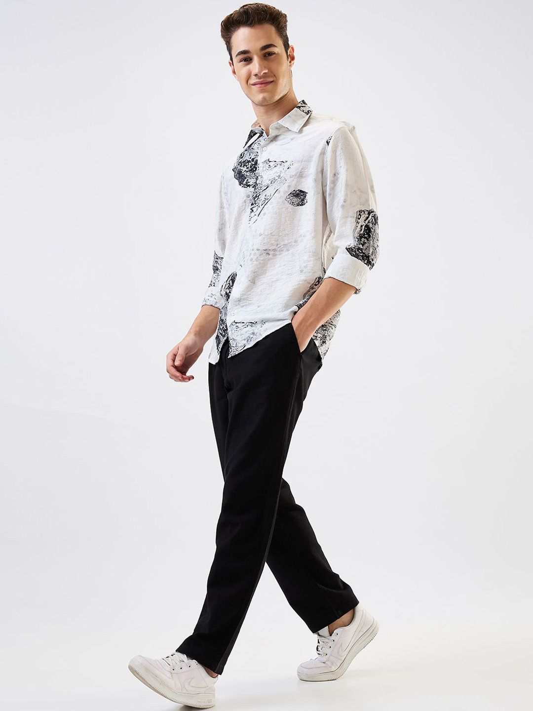 SPYKAR Men Mid-Rise Pleated Trousers