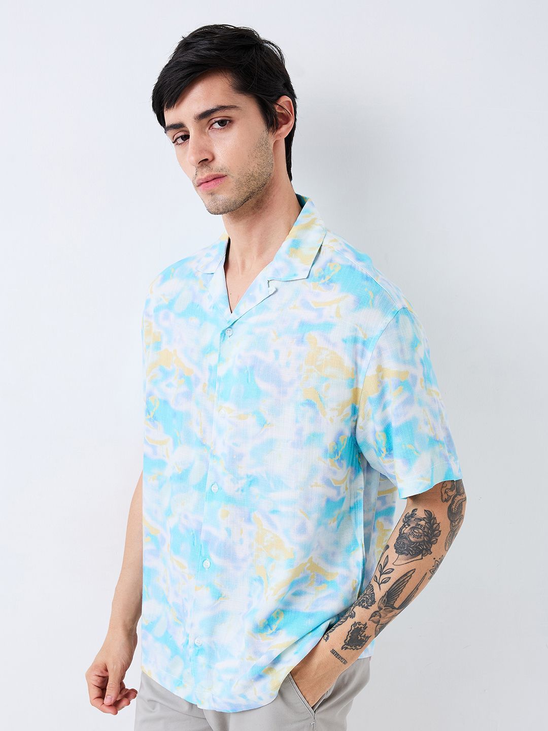 SPYKAR Men Relaxed Fit Cuban Collar Abstract Printed Cotton Casual Shirt