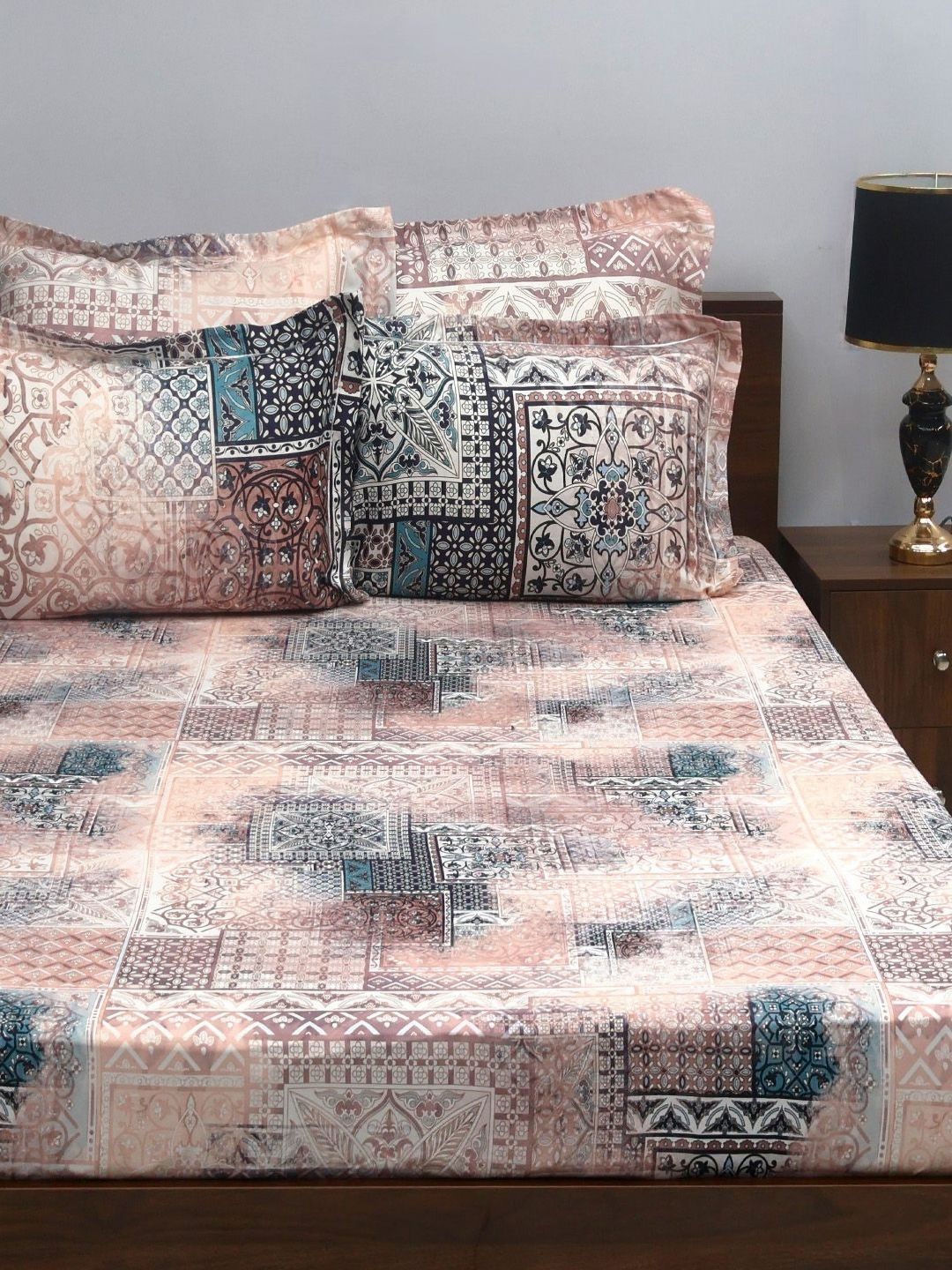 BOMBAY DYEING Brown & Blue Printed 300 TC Cotton King Bedsheet with 4 Pillow Covers