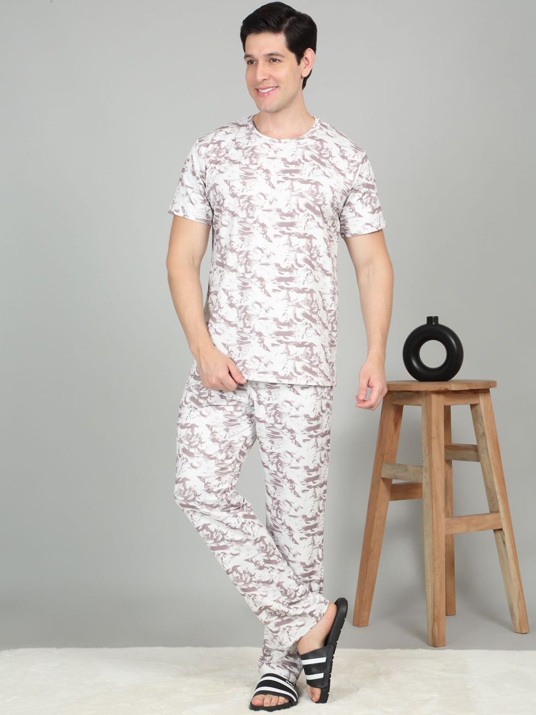 Sweet Dream Men Abstract Printed Round Neck Short Sleeves T-shirt Pyjamas Nightsuits