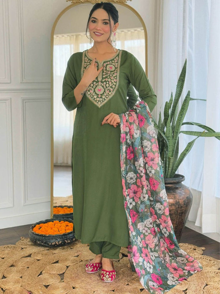 KALINI Women Floral Embroidered Regular Chikankari Kurta with Trousers & With Dupatta