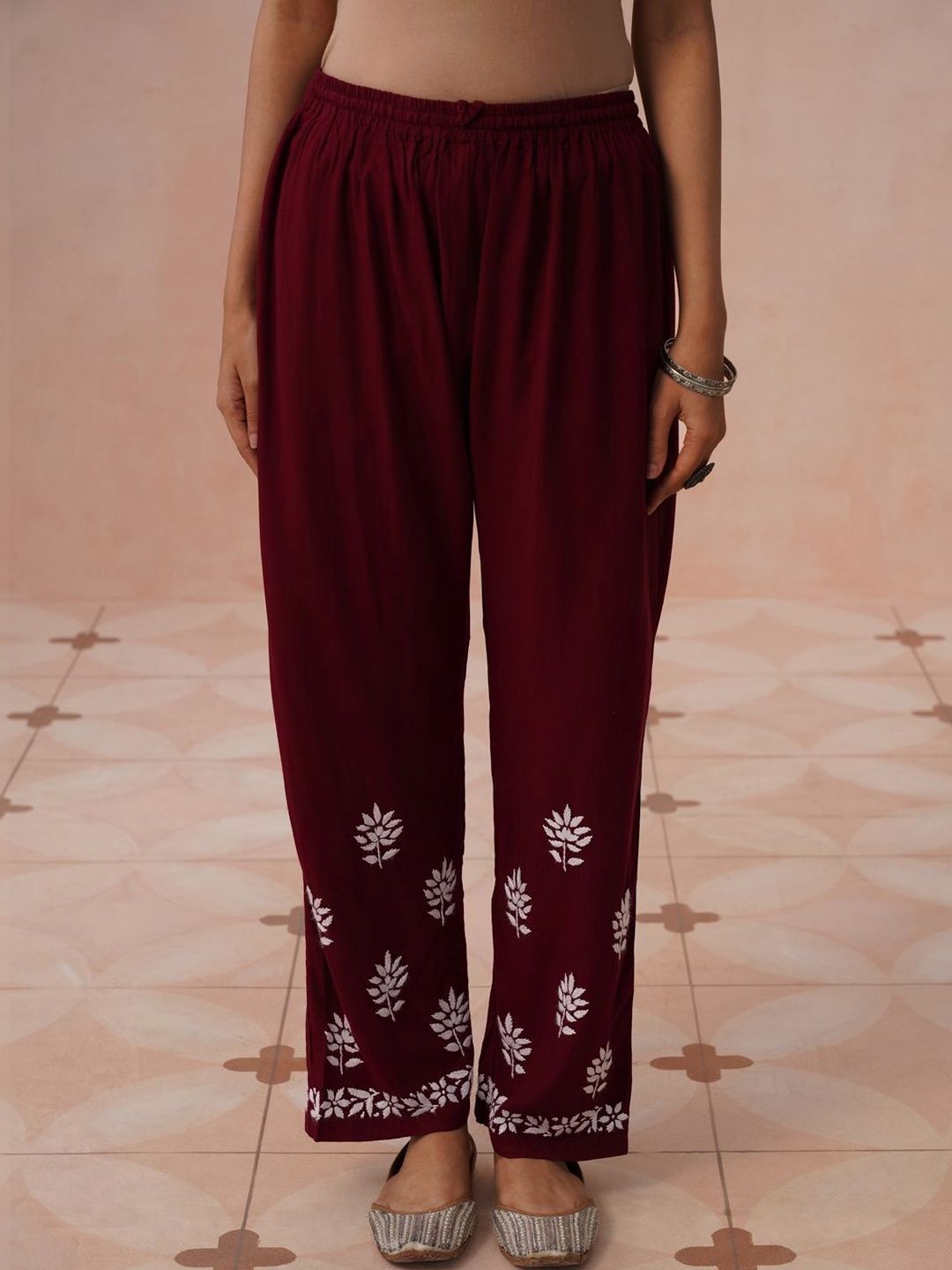 House of Chikankari Women Regular Chikankari Kurta with Trousers