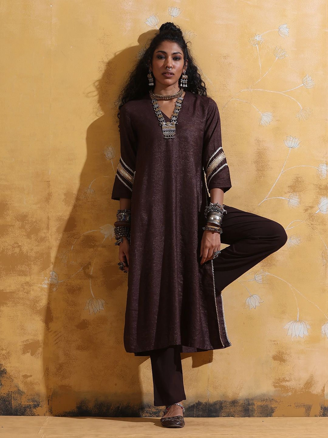 trueBrowns V-Neck High-Slit Gotta Patti Straight Kurta With Trouser