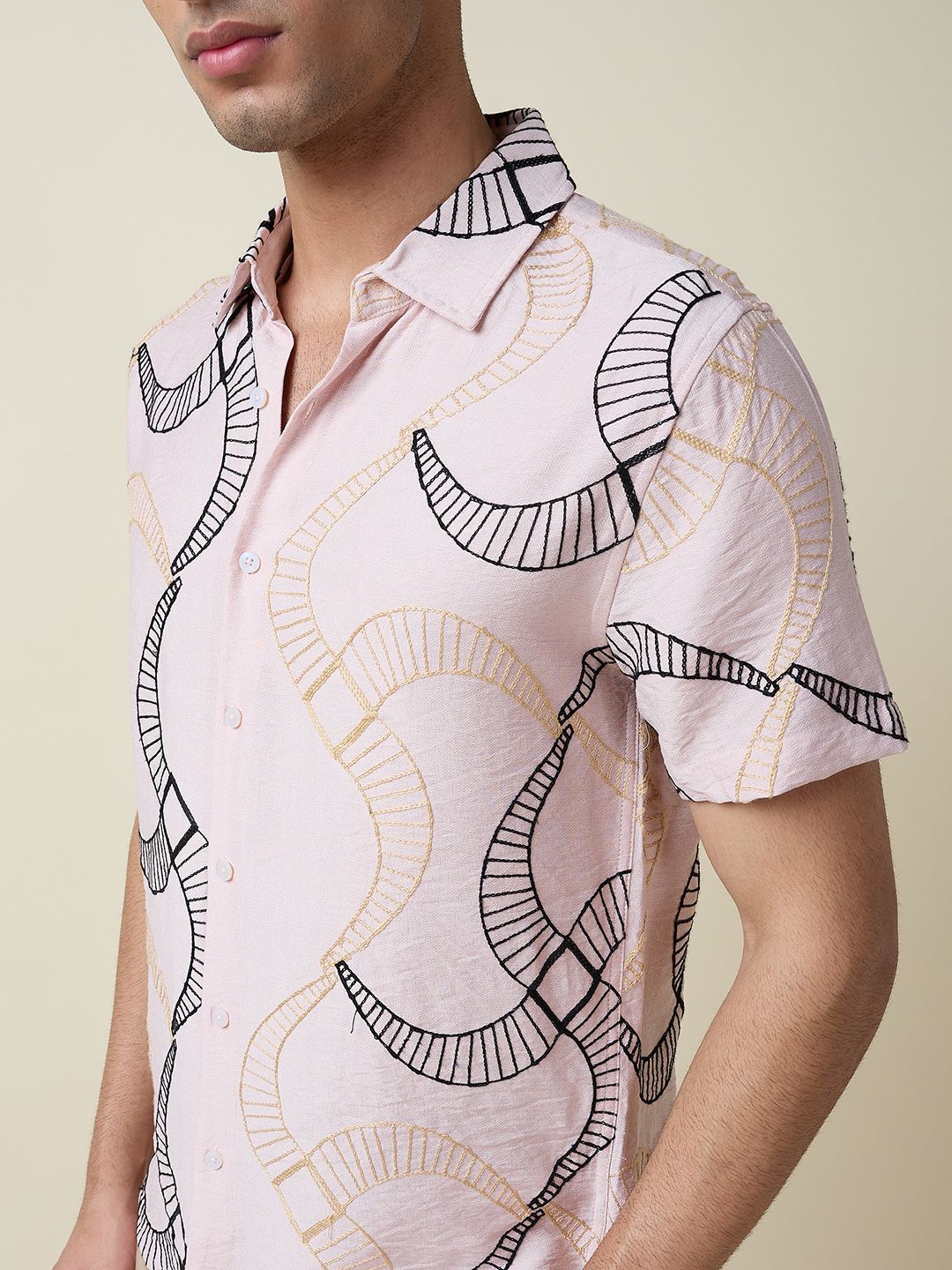 Thomas Scott Men Premium Fit Spread Collar Geometric Printed Casual Shirt