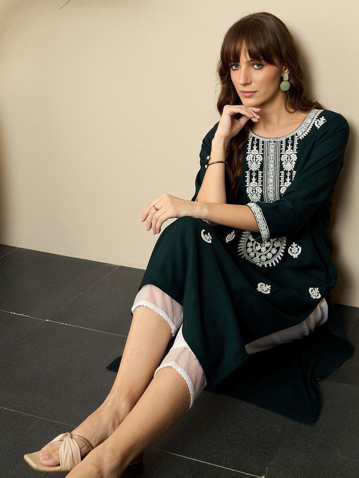 Indo Era Green Floral Embroidered Straight Kurta