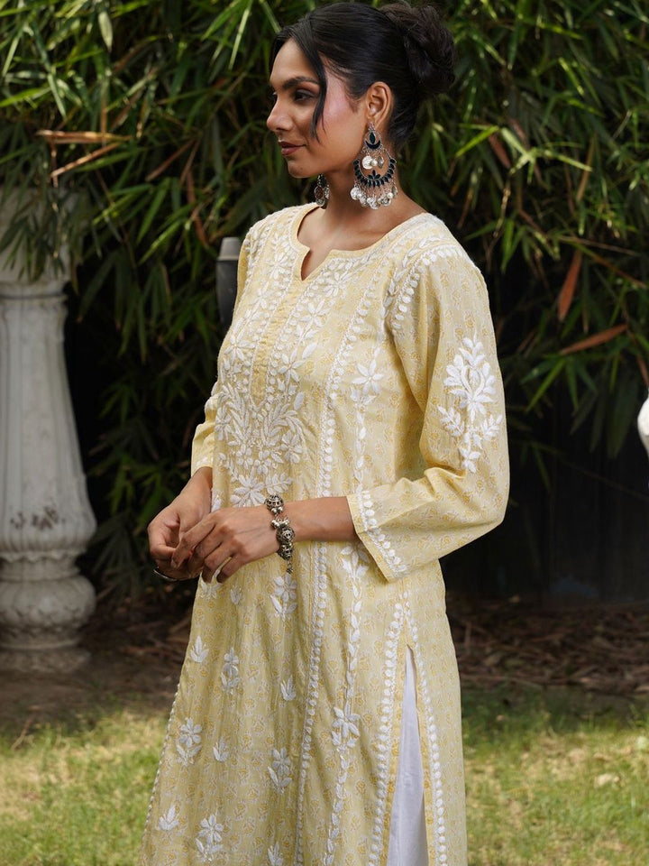 Rumah Wanita Chikankari Motif Etnik Bersulam Kurta Chikankari