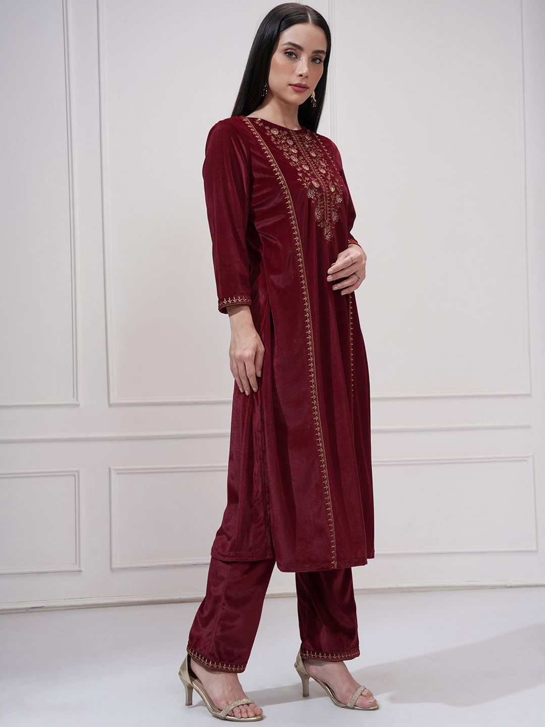 Vishudh Floral Yoke Design Round Neck Thread Work Straight Kurta With Trousers & Dupatta