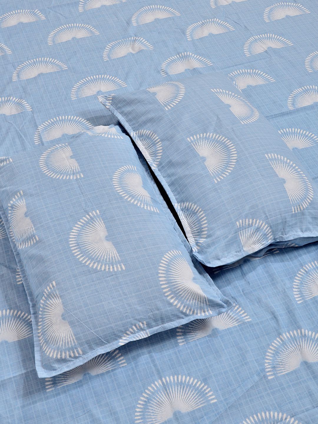 Aura Blue & White Geometric 300 TC Fitted Double King Bedsheet Set 2.50 m x 2.25 m