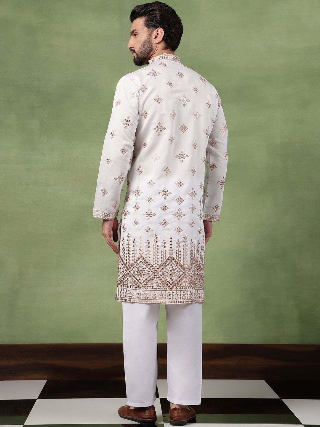 SOJANYA Men Bandhani Embroidered Mirror Work Kurta