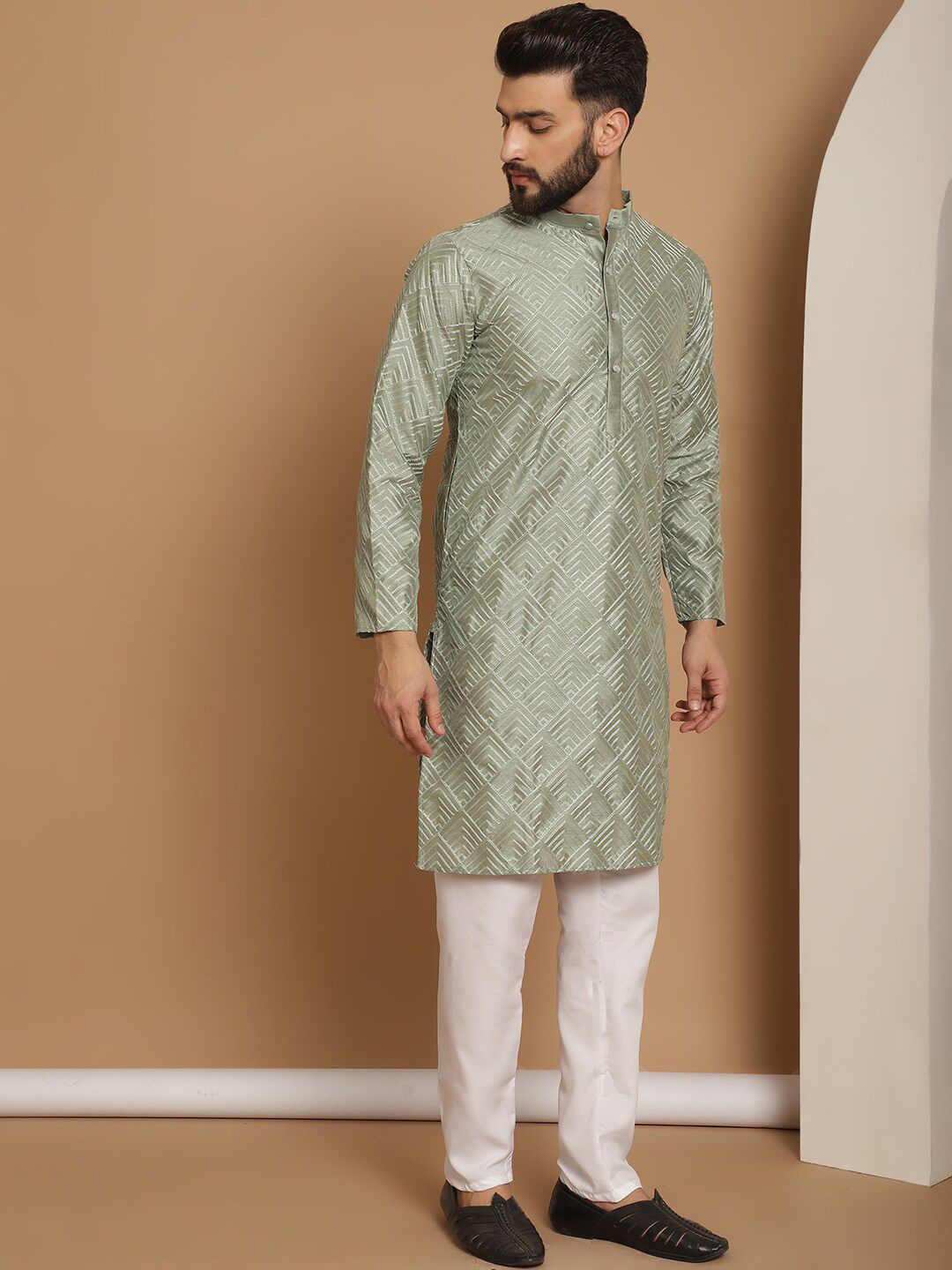 Anouk Sulam Kurta Lurus Dengan Churidar