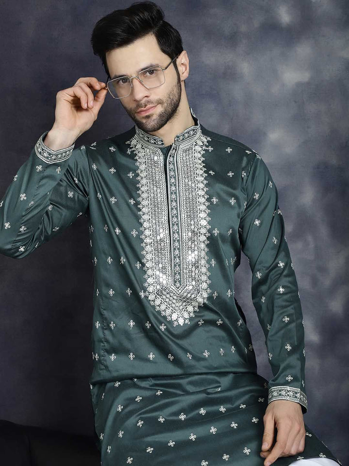Jompers Ethnic Motifs Embroidered Mandarin Collar Sequinned Straight Kurta With Pyjama